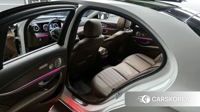 Mercedes-Benz E-Class W213 2019 Белый из Кореи, фото 2