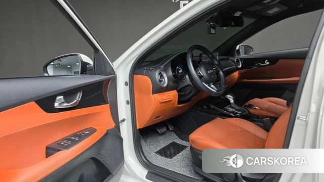 Kia The New K3 2nd generation 2024 Белый из Кореи, фото 2