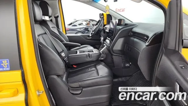 Hyundai Staria 2022 Желтый из Кореи, фото 2