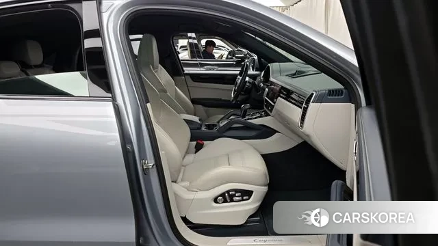 Porsche Cayenne (PO536) 2021 Серебряный из Кореи, фото 2