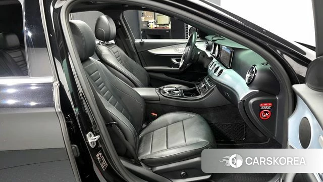 Mercedes-Benz E-Class W213 2020 Черный из Кореи, фото 2