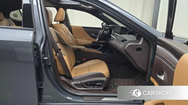 Lexus ES300h 7th generation 2020 Серый из Кореи, фото 2