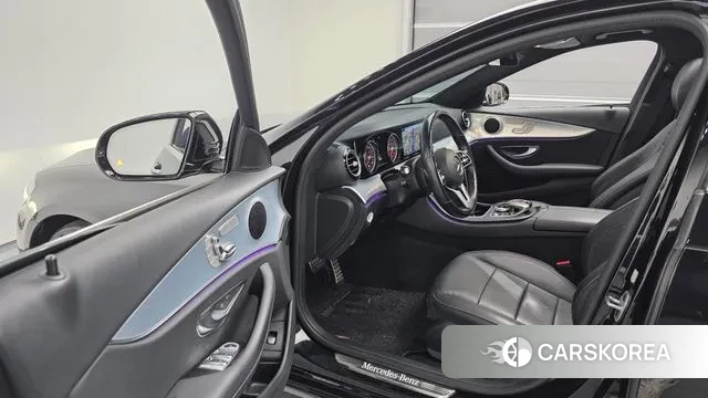 Mercedes-Benz E-Class W213 2020 Черный из Кореи, фото 2