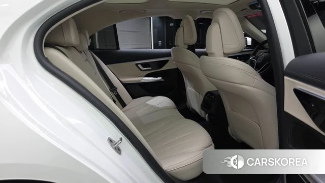 Mercedes-Benz E-Class W214 2025 Белый из Кореи, фото 2