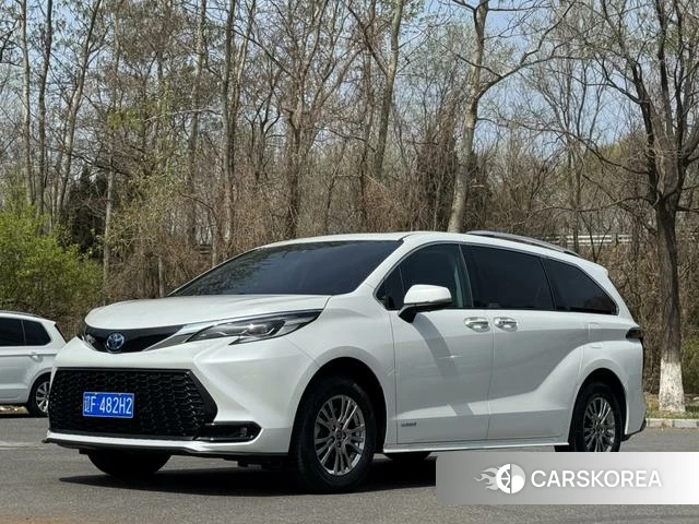 Toyota Saina 2022 Белый из Китая, фото 2
