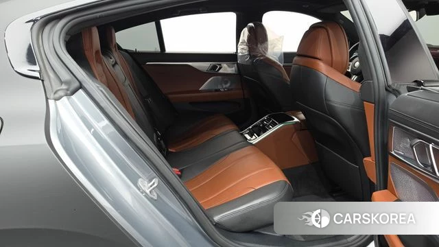 BMW 8 Series (G15) 2022 Черный из Кореи, фото 2