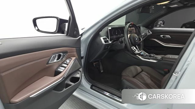 BMW 3 Series (G20) 2025 Серебристо-серый из Кореи, фото 2