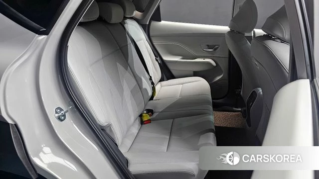 Hyundai Kona (SX2) 2025 Серебристо-серый из Кореи, фото 2