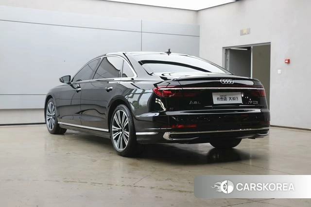 Audi A8 2023 Черный из Китая, фото 2