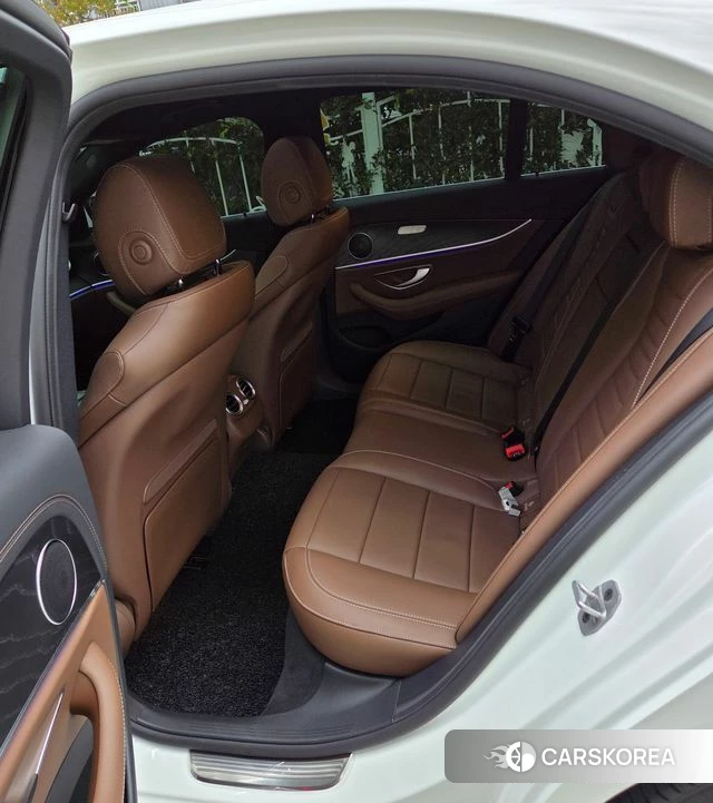 Mercedes-Benz E-Class W213 2022 Белый из Кореи, фото 2
