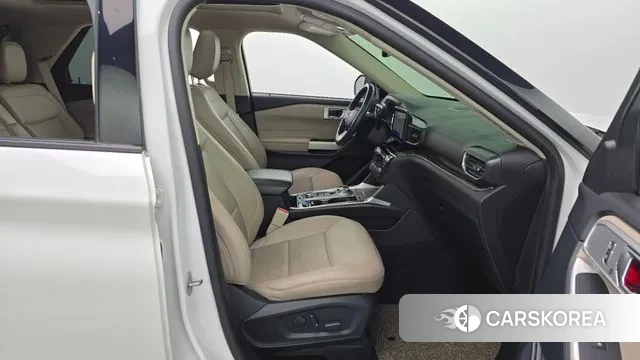 Ford Explorer 6th Generation 2021 Белый из Кореи, фото 2