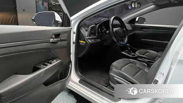 Hyundai Avante AD 2018 Белый из Кореи, фото 2