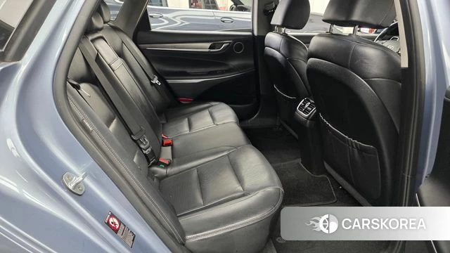 Hyundai Grandeur IG Hybrid 2018 Светло-серебряный цвет из Кореи, фото 2
