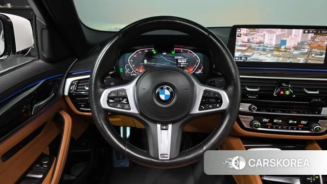 BMW 5 Series (G30) 2021 Белый из Кореи, фото 2