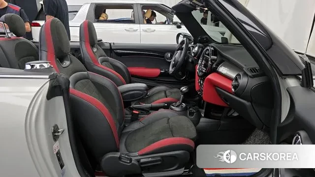 Mini Cooper S Convertible 2018 Серебряный из Кореи, фото 2