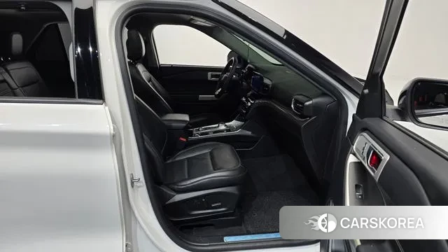 Ford Explorer 6th Generation 2022 Белый из Кореи, фото 2