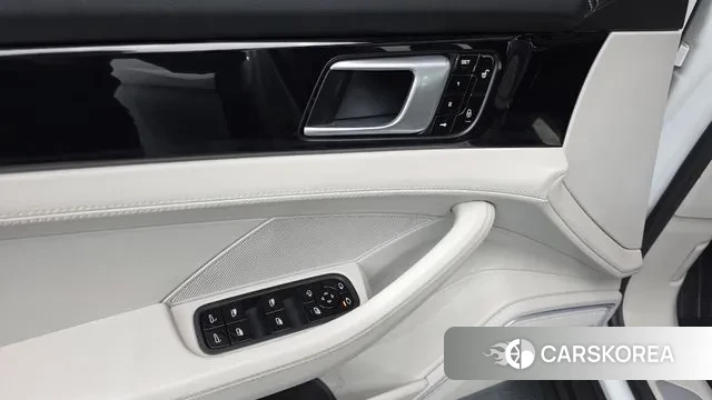 Porsche Panamera (971) 2018 Белый из Кореи, фото 2