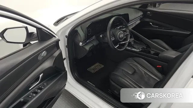 Hyundai The New Avante (CN7) 2023 Белый из Кореи, фото 2