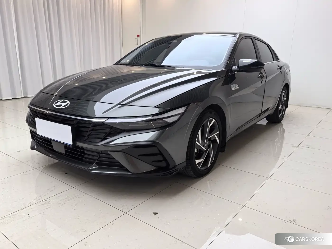 Hyundai Elantra 2024 Silver/gray из Китая, фото 2