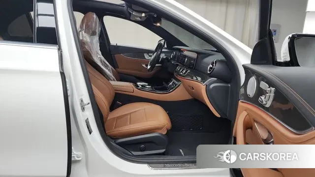 Mercedes-Benz E-Class W213 2020 Белый из Кореи, фото 2