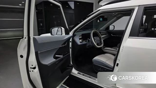 Ssangyong Torres EVX 2023 Белый из Кореи, фото 2