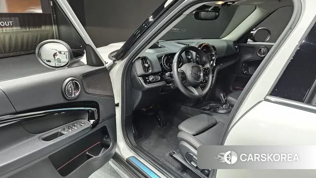 Mini Cooper Countryman 2024 Белый из Кореи, фото 2