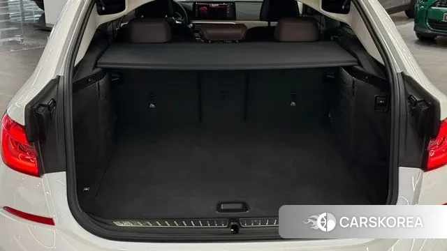 BMW 6 Series GT (G32) 2024 Жемчужный цвет из Кореи, фото 2