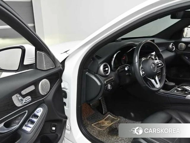 Mercedes-Benz C-Class W205 2019 Белый из Кореи, фото 2