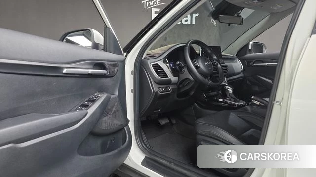 Kia Seltos 2022 Белый из Кореи, фото 2