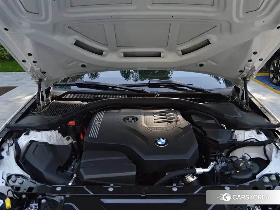 BMW 3 series 2025 Белый из Китая, фото 2