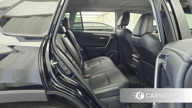 Toyota RAV4 5th Generation 2023 Черный из Кореи, фото 2