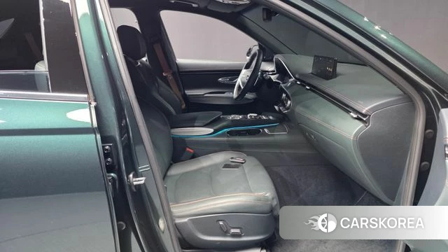 Genesis GV70 2022 Темно-зеленый из Кореи, фото 2