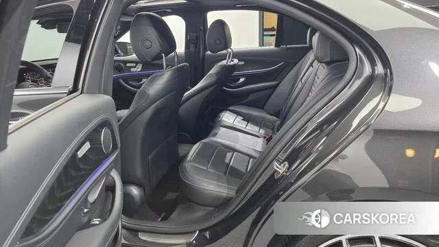 Mercedes-Benz E-Class W213 2021 Серый из Кореи, фото 2