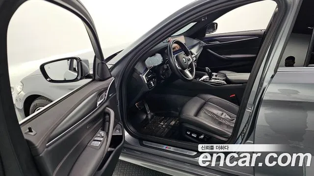 BMW 5 Series (G30) 2023 Серебристо-серый из Кореи, фото 2