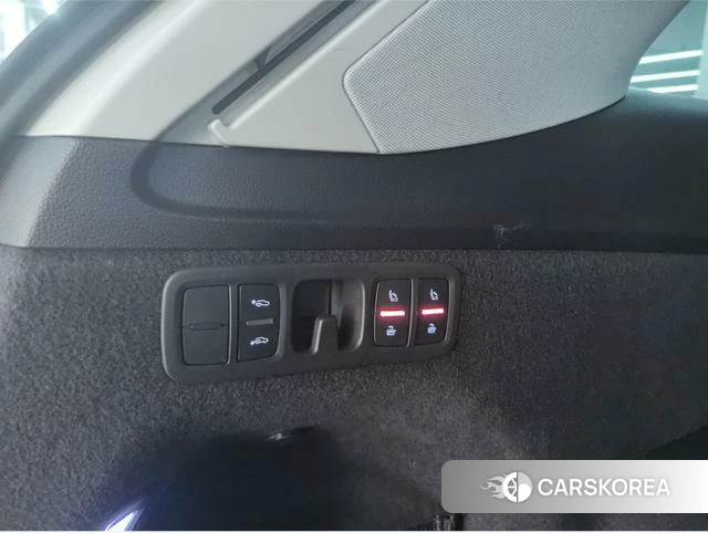 Audi Q7 2021 Черный из Китая, фото 2