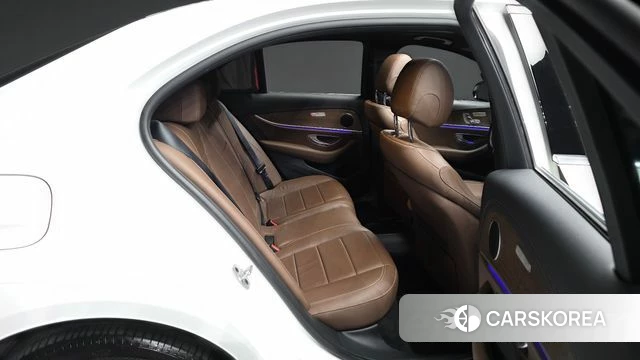 Mercedes-Benz E-Class W213 2021 Белый из Кореи, фото 2