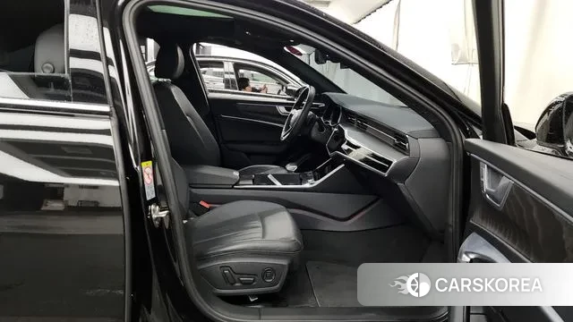 Audi A6 (C8) 2021 Черный из Кореи, фото 2