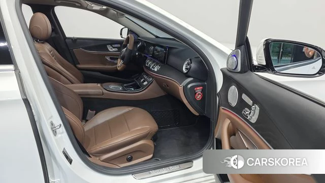 Mercedes-Benz E-Class W213 2019 Белый из Кореи, фото 2