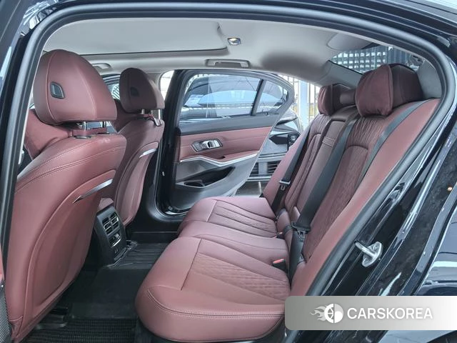 BMW 3 series 2024 Черный из Китая, фото 2