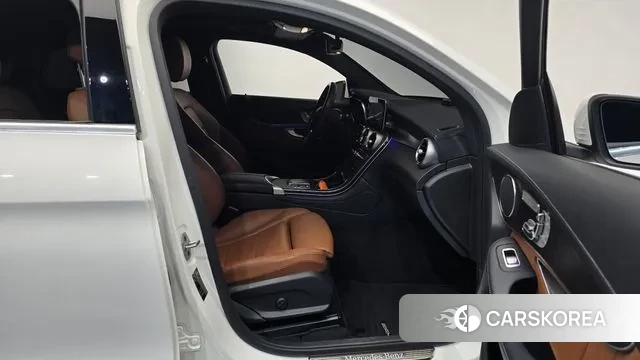 Mercedes-Benz GLC-Class X253 2022 Белый из Кореи, фото 2