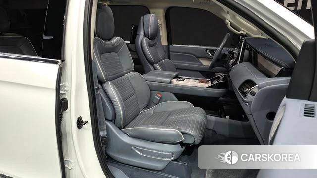 Lincoln Navigator 4th generation 2020 Белый из Кореи, фото 2