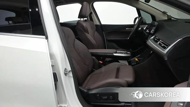 BMW 2 Series Active Tourer (U06) 2024 Белый из Кореи, фото 2