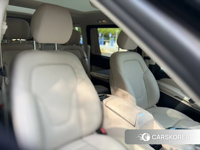 Mercedes-Benz V-class 2023 Черный из Китая, фото 2