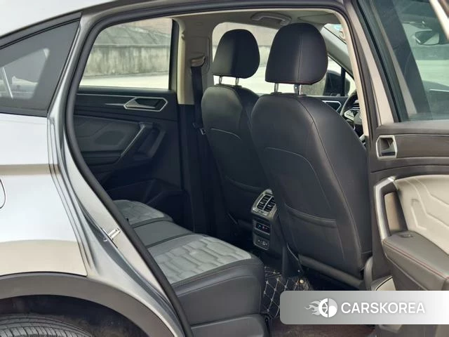Volkswagen Tiguan X 2023 Темно-серый из Китая, фото 2