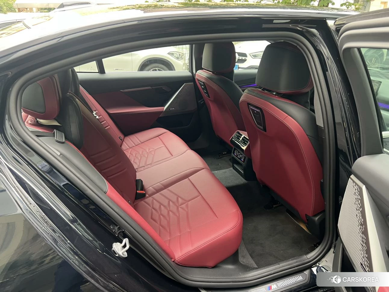 BMW i5 2024 Черный из Китая, фото 2