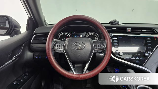 Toyota Camry (XV70) 2019 Коричневый из Кореи, фото 2