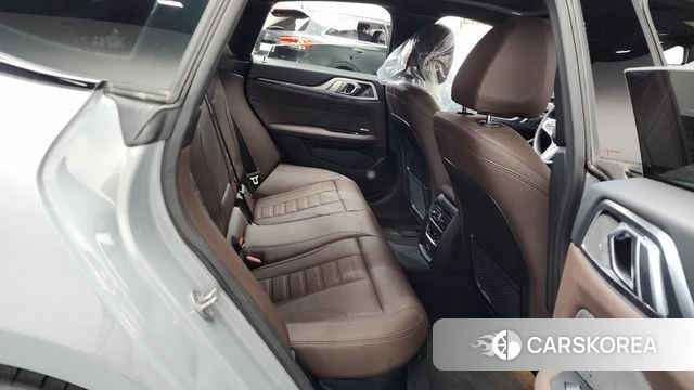 BMW i4 2024 Серебряный из Кореи, фото 2