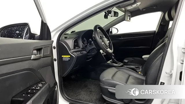 Hyundai Avante AD 2018 Белый из Кореи, фото 2