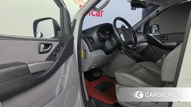 Hyundai The New Grand Starex 2018 Белый из Кореи, фото 2