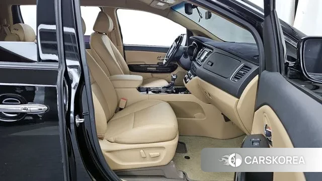 Kia The New Carnival 2019 Черный из Кореи, фото 2